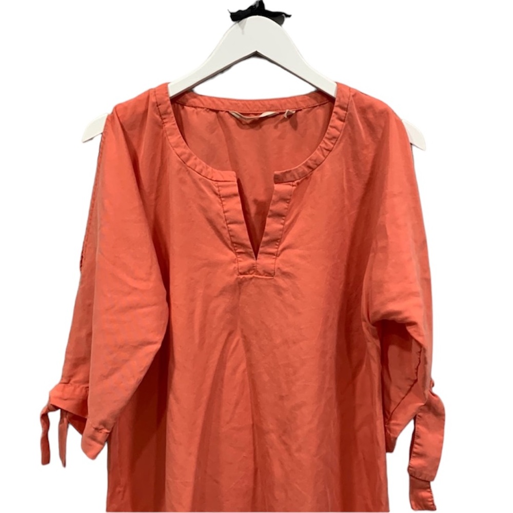 Soft Surroundings 100% Tencel V Neck 3/4 Tie Sleeve Shoulder Cut Top Medium